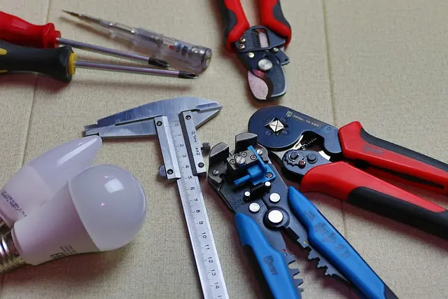 Les 5 questions clés pour choisir un électricien de confiance