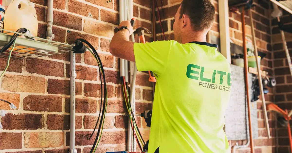 Comment s'assurer de la qualité des services d'un électricien de confiance
